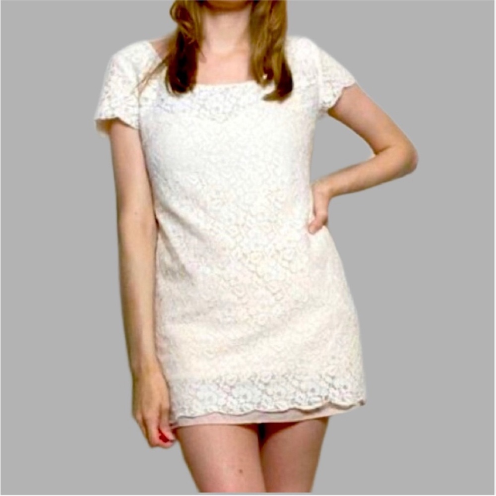 Talula White Lace Short Sleeve Dress Large